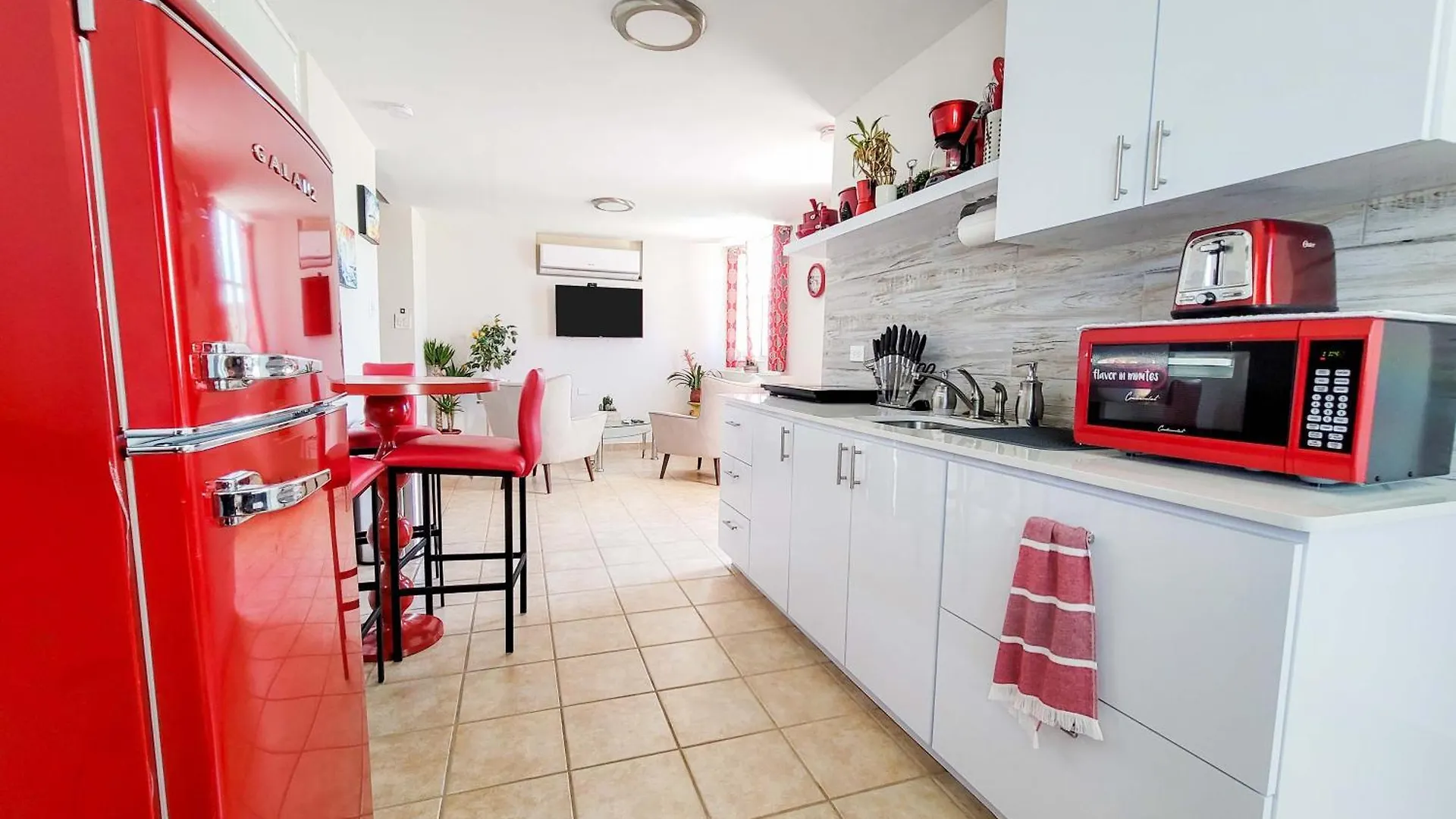 Paradise Beach Home @Jobos Beach contacts